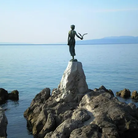 Tennis Prime Location, Parking, Near Beach, Self Check-in