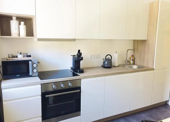 Tennis Prime Location, Parking, Near Beach, Self Check-in Apartamento Opatija