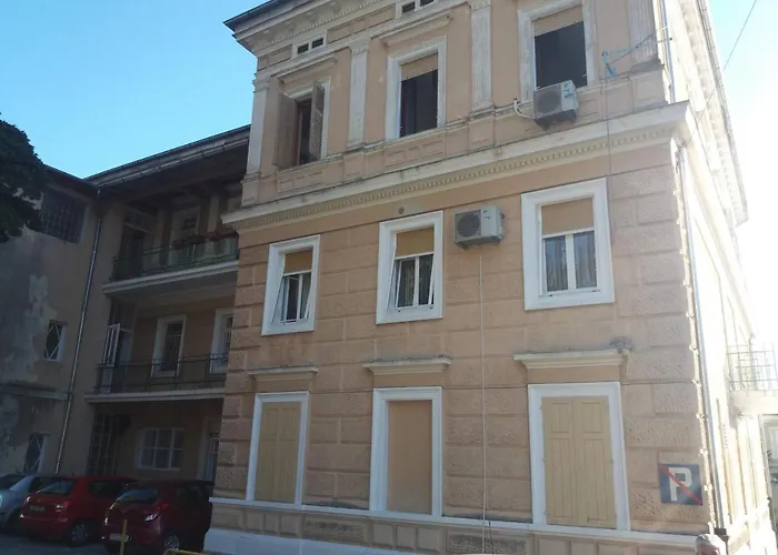 Tennis Prime Location, Parking, Near Beach, Self Check-in * Opatija