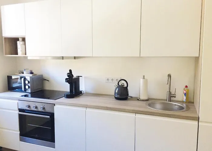 Tennis Prime Location, Parking, Near Beach, Self Check-in *