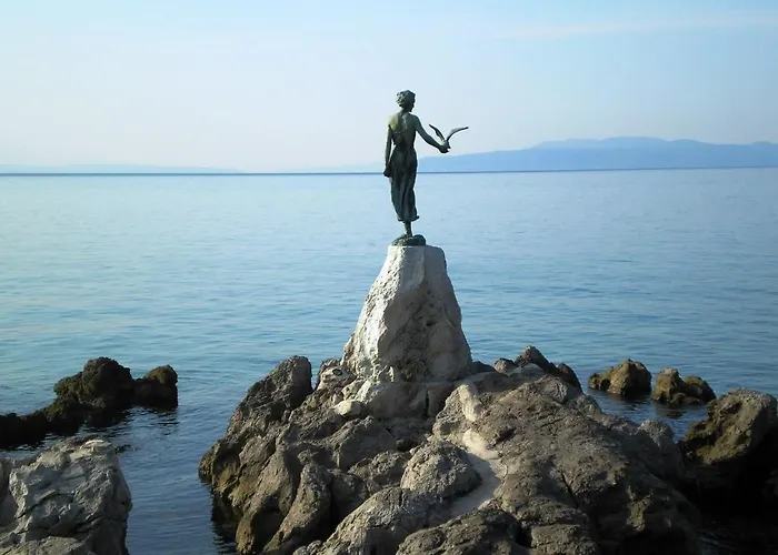 Tennis Prime Location, Parking, Near Beach, Self Check-in